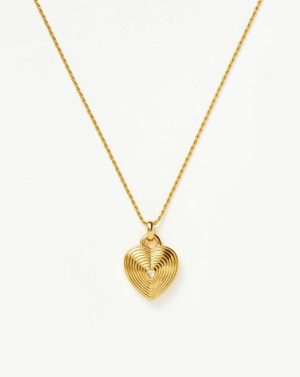 Engravable Heart Ridge Locket Pendant Necklace Coin & Pendant Necklaces