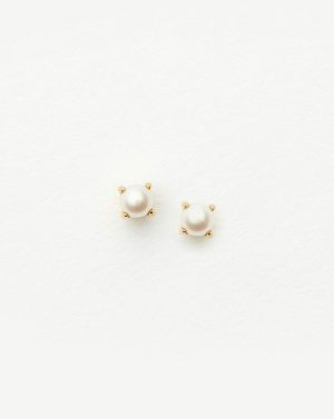 Fine Pearl Stud Earrings Earrings